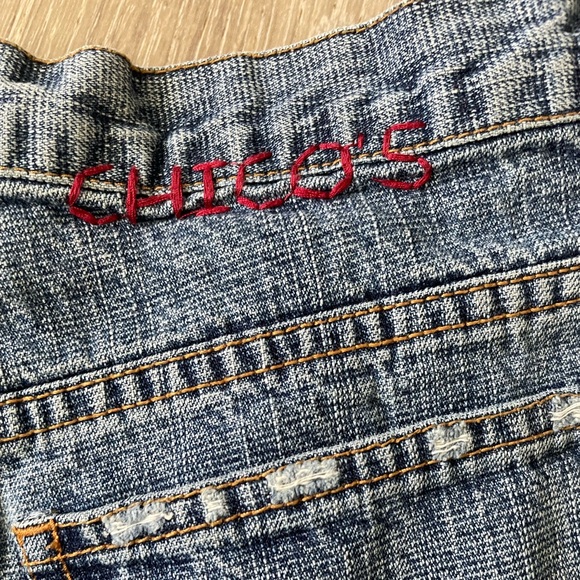 RARE Chicos Design Vintage Embroidered Cropped Inspirational Women’s Jeans 0.5 - Picture 5 of 7